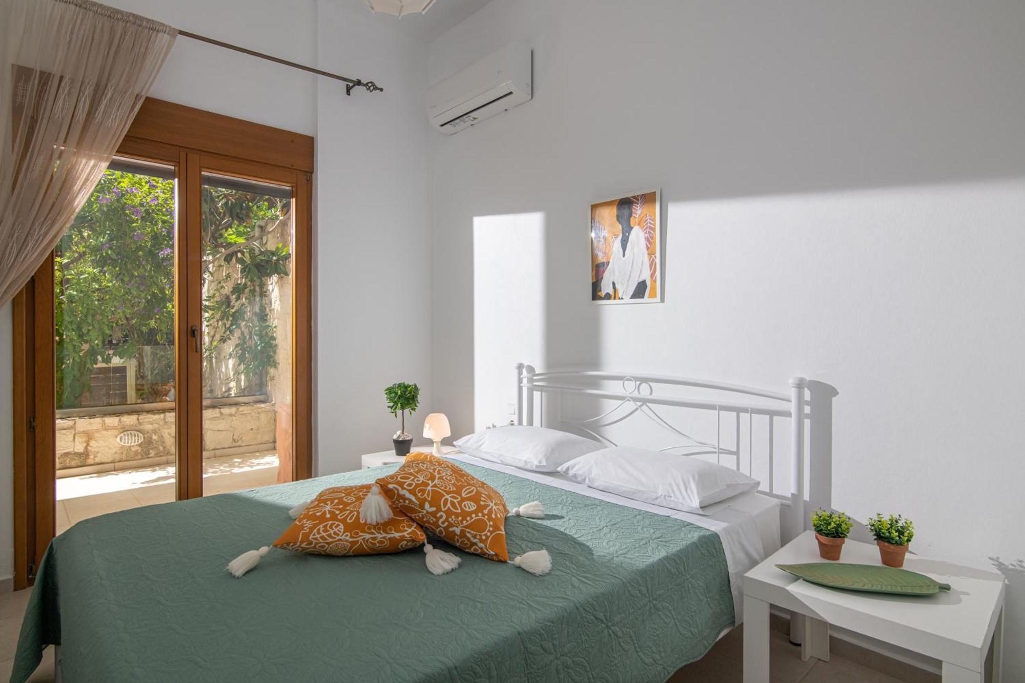 Beachfront Green Apt-Ligaria Beach Exteriör bild